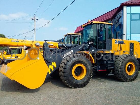 Фронтальный погрузчик XCMG LW700KN